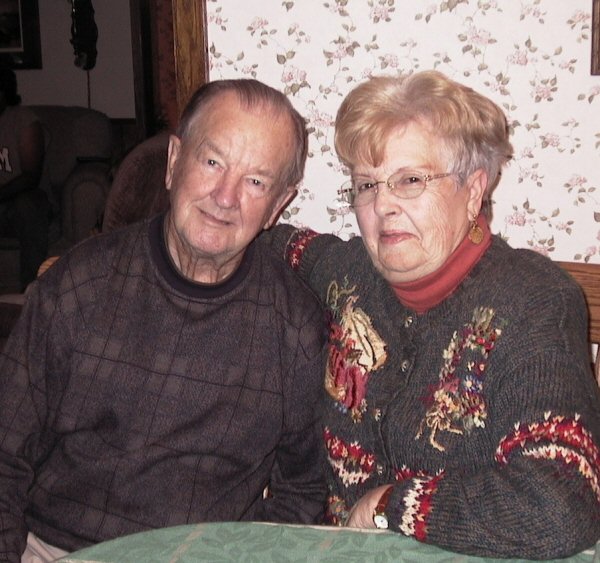 Nick and Marion (seated).jpg (78316 bytes)